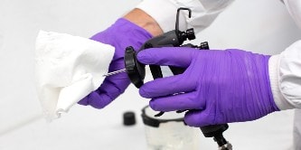 3M™ Performance spraypistol renses på sekunder og er raskt klar for neste malingsjobb.	
